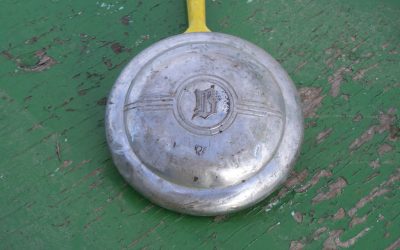 1934-35 Buick 40 Series Hubcap