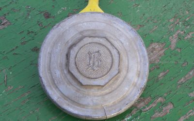 1932 50 Series Buick Hubcap