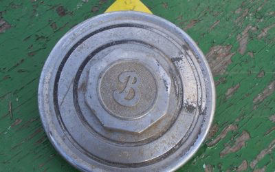 1931 (60-80-90 Series) Buick Hubcap